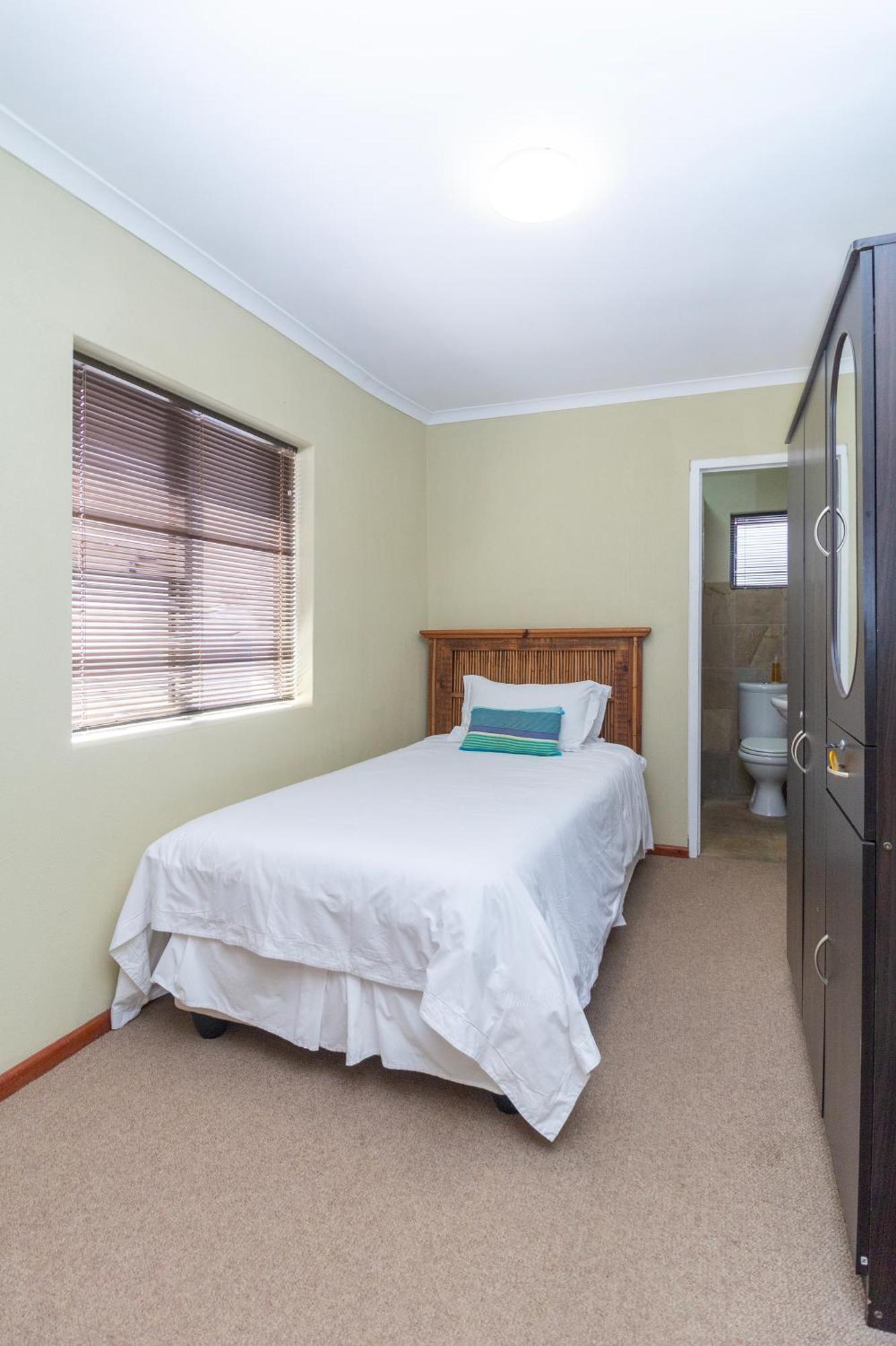 شقة Whale Waters Self Catering Gansbaai دو كيلدرز المظهر الخارجي الصورة